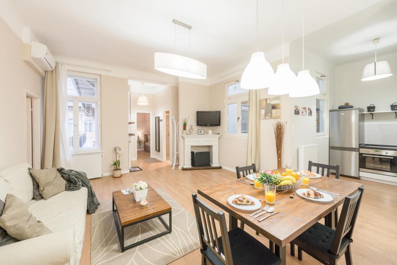 Downtown Heart 3 Bdr, 2 Bath, A/C Apartamento Budapeste Exterior foto